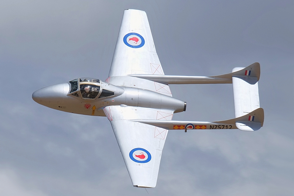 Vampire Rockets Us de Havilland Vampire – 4 Cannons, 8 Rockets, and a Very Small Jet – UAS ...